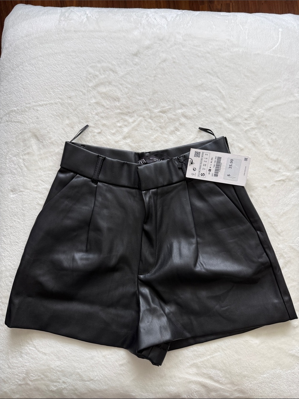 Zara Black High-Waist Faux Leather Shorts